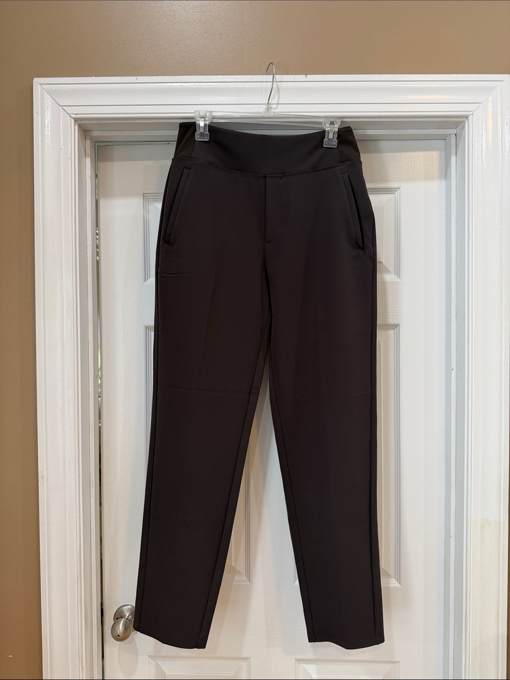 Athleta Endless Straight-Leg Pull-On Pants. Sz 8 TALL. Euc. Brown